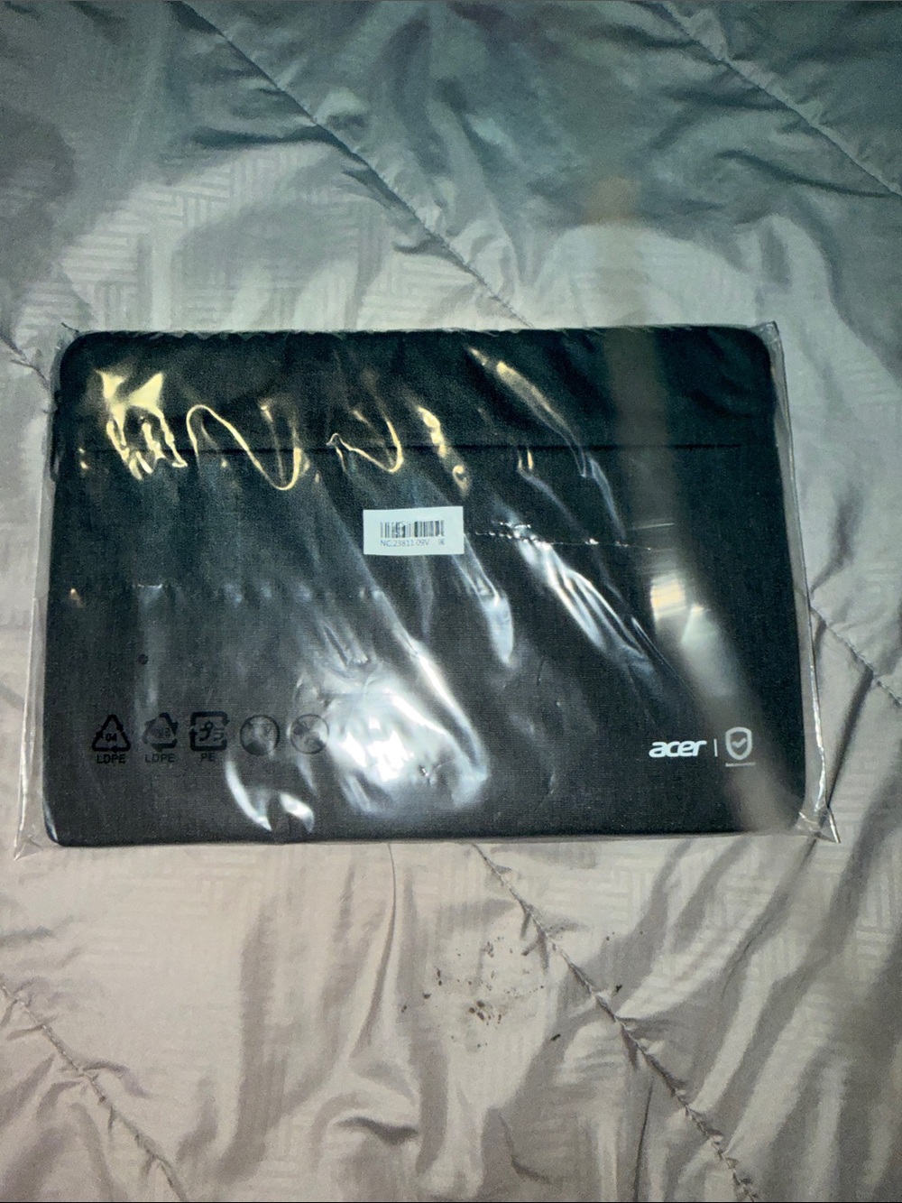 New-ACER Padded Protective Laptop Gray Sleeve/Case For 15.6" NC.23811.09V